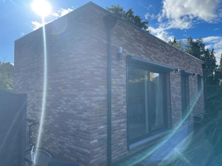 Prachtig Guesthouse Met Gratis Parkeren Maasmechelen Exterior foto