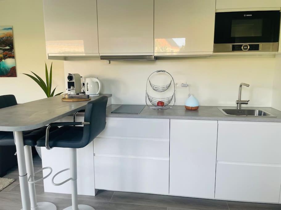 Prachtig Guesthouse Met Gratis Parkeren Maasmechelen Exterior foto