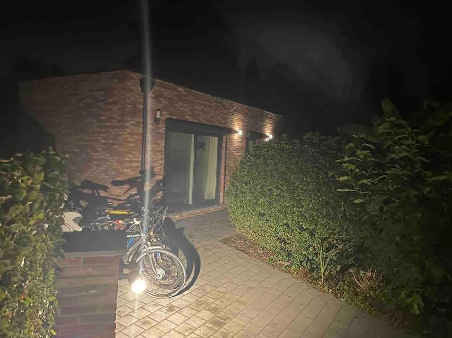 Prachtig Guesthouse Met Gratis Parkeren Maasmechelen Exterior foto