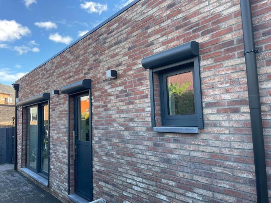Prachtig Guesthouse Met Gratis Parkeren Maasmechelen Exterior foto
