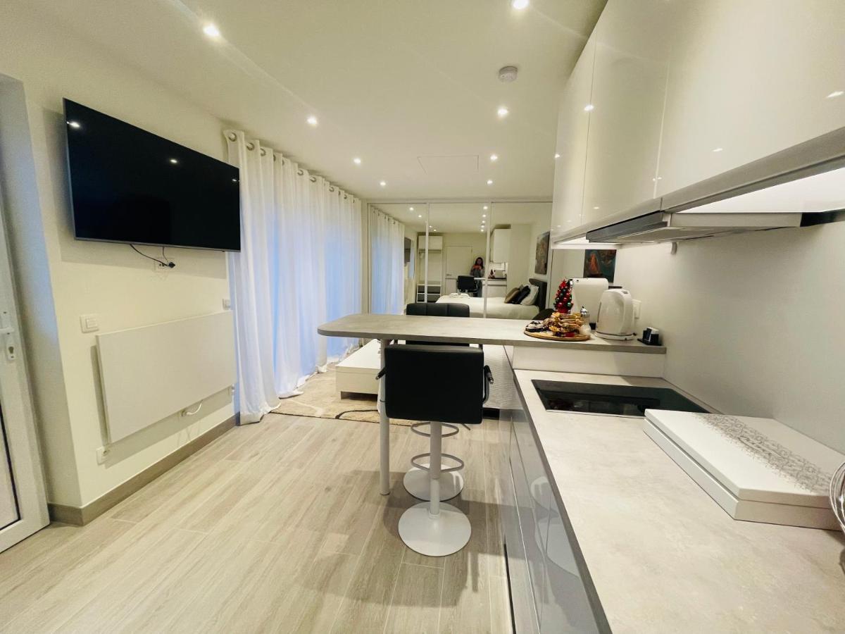 Prachtig Guesthouse Met Gratis Parkeren Maasmechelen Exterior foto